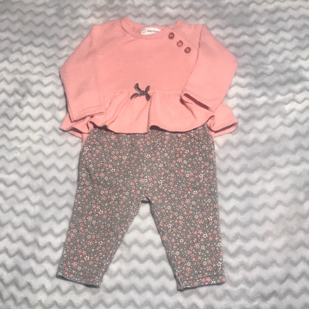 Daisy Fuentes girl outfit